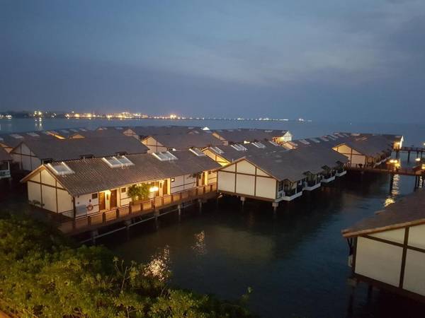 Tokido Deluxe Water Chalet PD