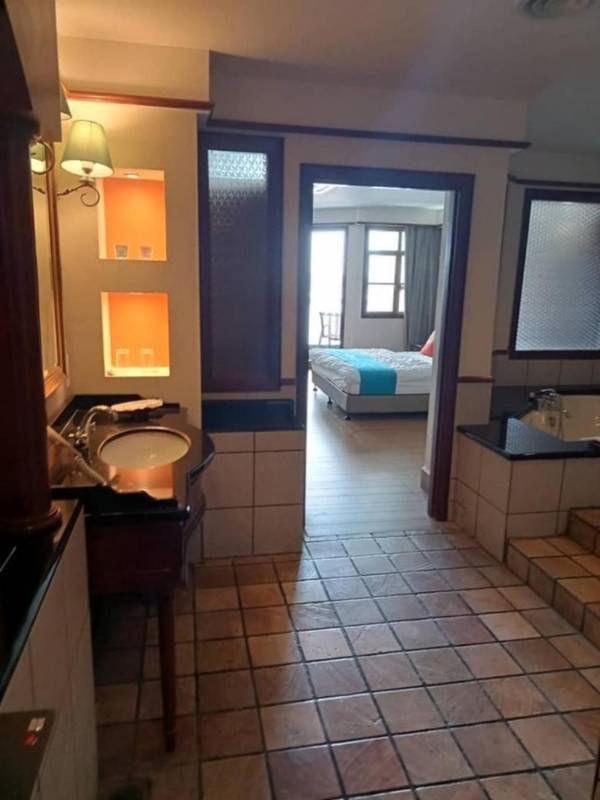 Lexxis Seaview Gateway