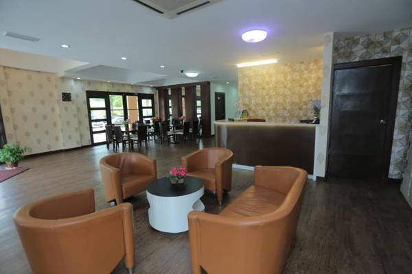 JAM Hotel Kota Warisan Sepang @ ERL Salak Tinggi KLIA 1-2 & F1