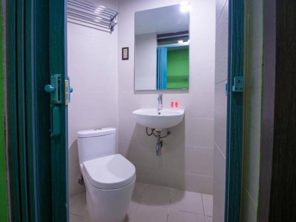 OYO 89494 Max Star Hotel