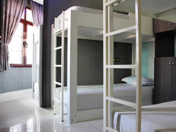 OYO 89494 Max Star Hotel