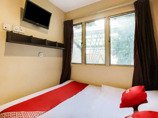 OYO 43927 Sassana Hotel