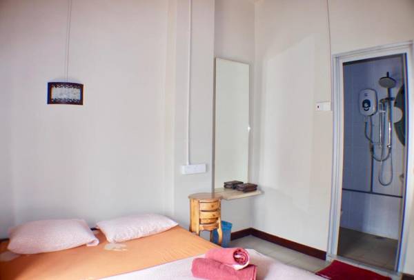 Birdnest Guesthouse Gaia Rooftop Cafe