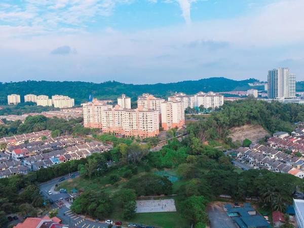 Puchong Setiawalk Penthouse with 14 pax big group