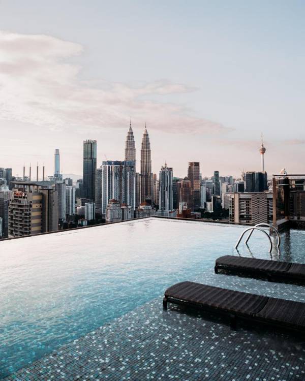 Expressionz Suites By iHost Global