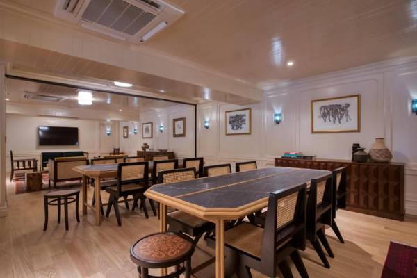 The Chow Kit - an Ormond Hotel