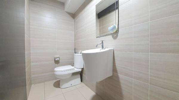 KLCC  3 Towers Duplex Office Suites [6 Pax]