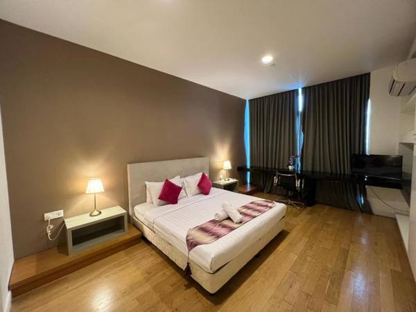 Platinum Suites by MoonOrchid