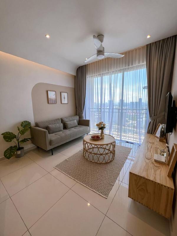 MUJI  Warm & Cozy 3 BR  Doorstep BRT Subang USJ