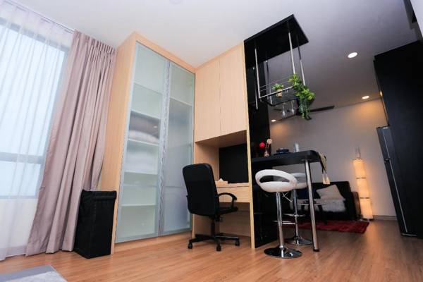 Workspace - MLH Deluxe Studio Suites @ Landmark Residence
