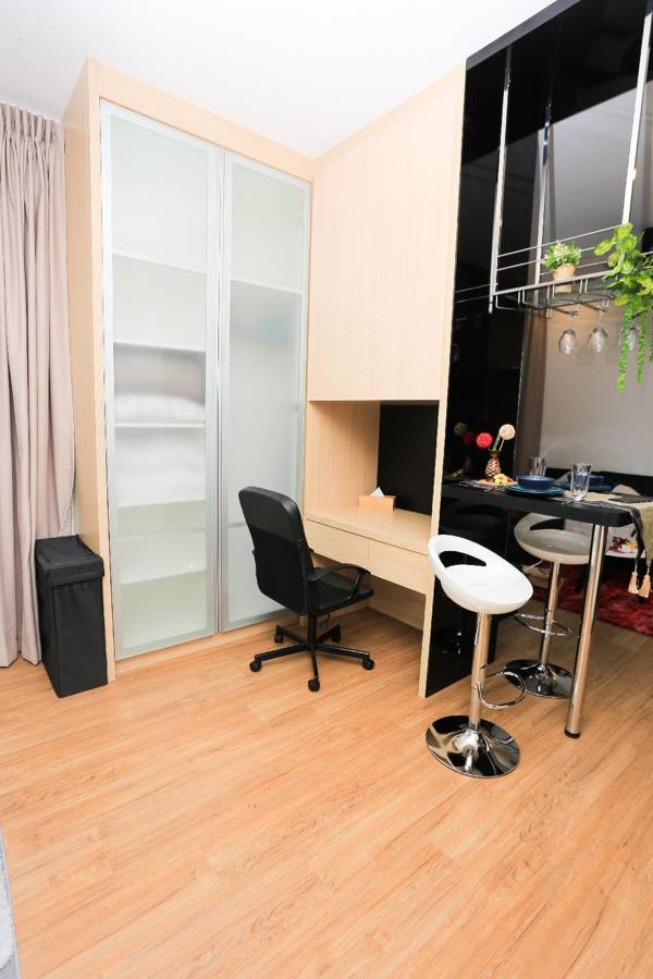 Workspace - MLH Premier Studio Suite @ Landmark Residence
