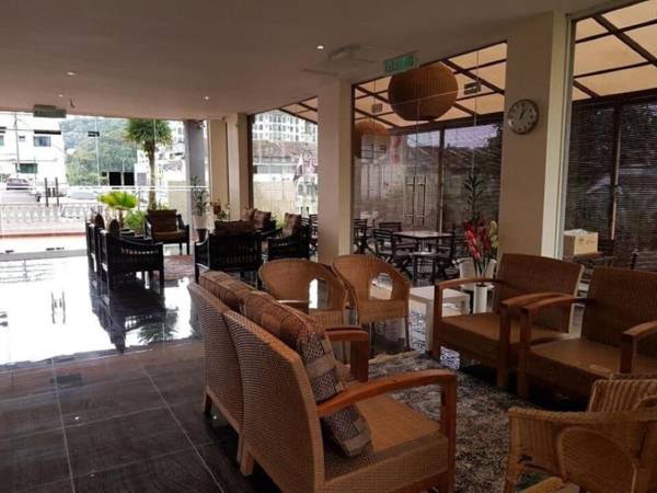 THE BEAUTIFUL MARIGOLD HOTEL