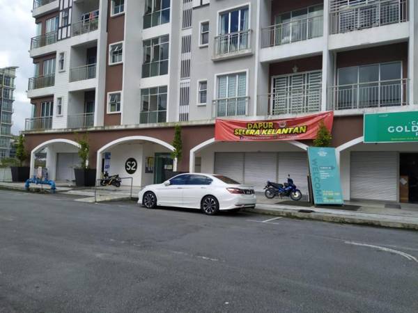 Holiday Heritage Hill