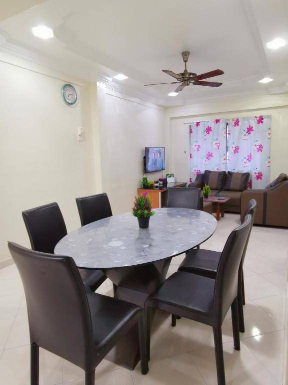 THE ONE Highlands Apartment