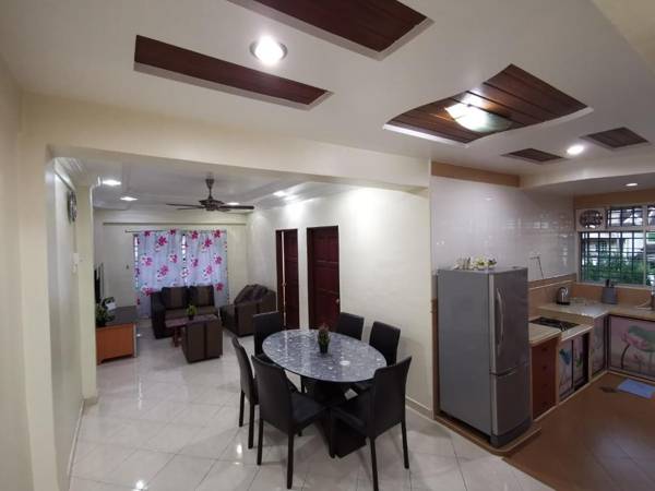 THE ONE Highlands Apartment