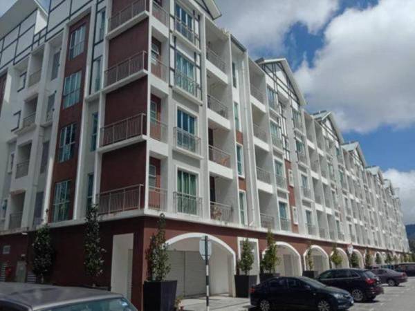 Zarena Somersquare Aprt Goldenhills Pasar Malam  