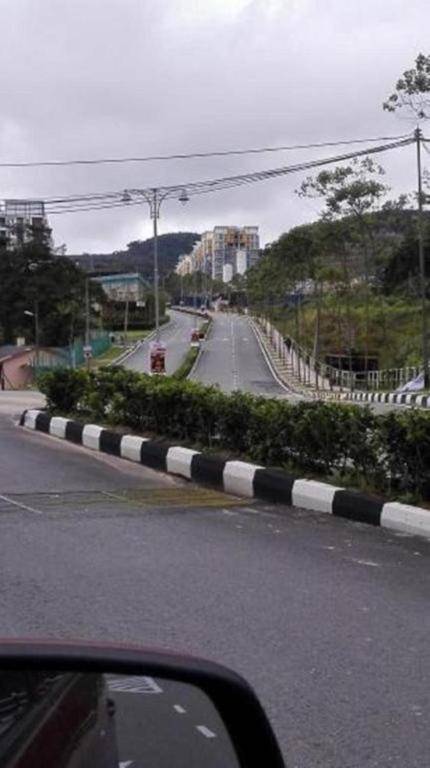 Zarena Somersquare Aprt Goldenhills Pasar Malam  