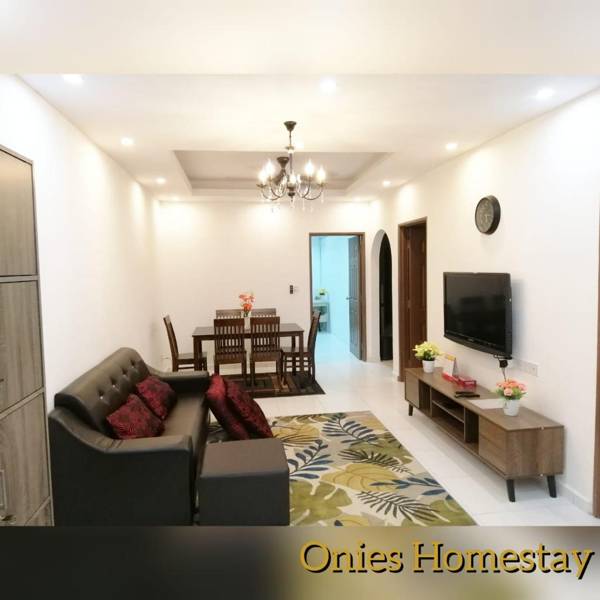 ONIES HOMESTAY LUMUT MANJUNG