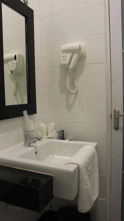 Serapi Hotel