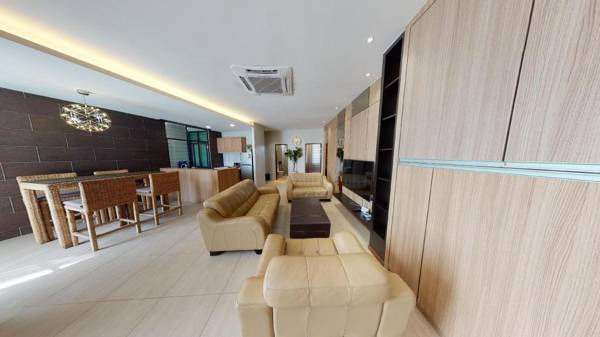 Rex 3Bedroom 5-10pax 5min Drive to Vivacity