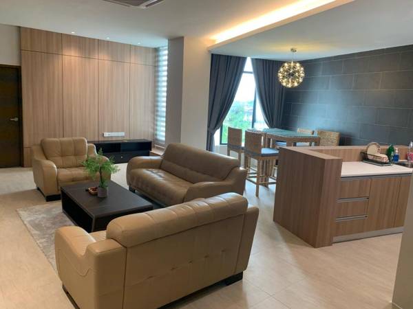 Rex 3Bedroom 5-10pax 5min Drive to Vivacity