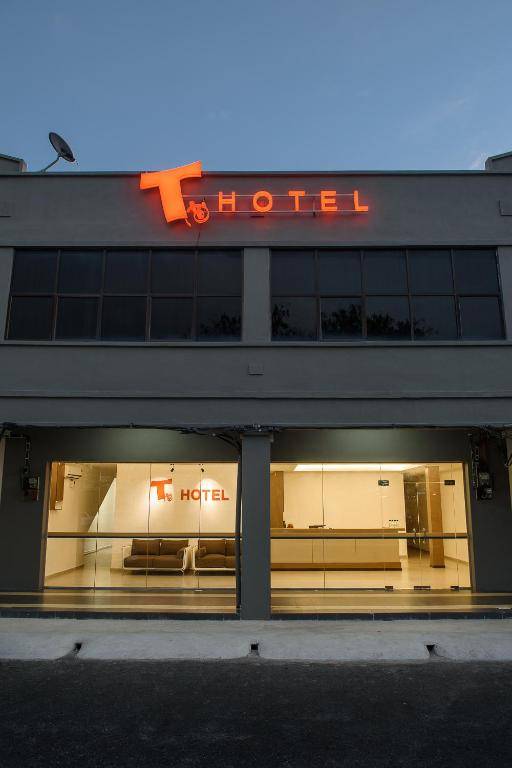 T HOTEL ANGGERIK