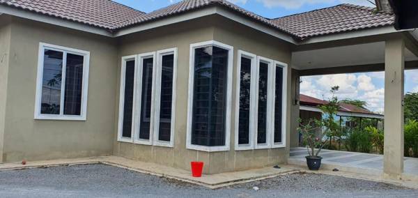 OYO Home 90496 Delima Homestay