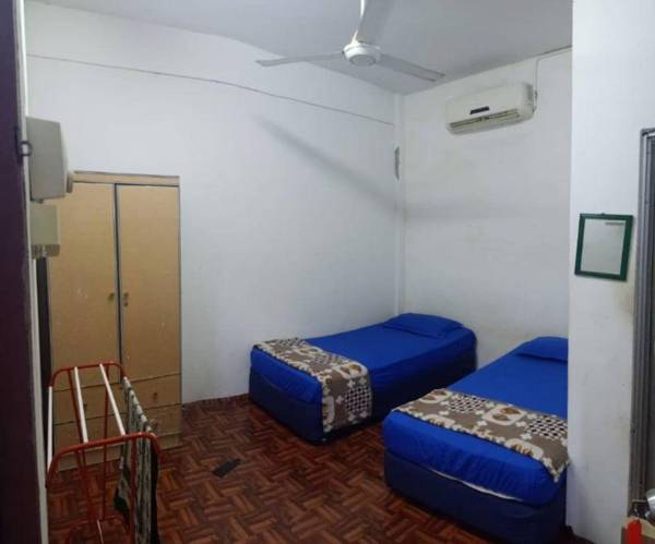 Rumah tumpangan hjh anisah.