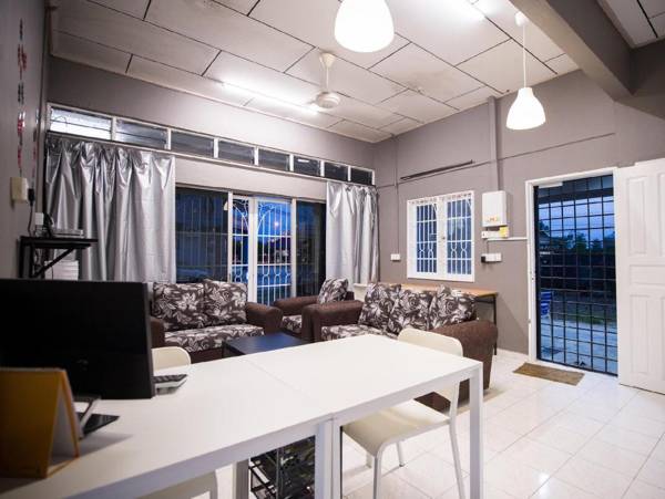 Kemaman Lodge & Cafe