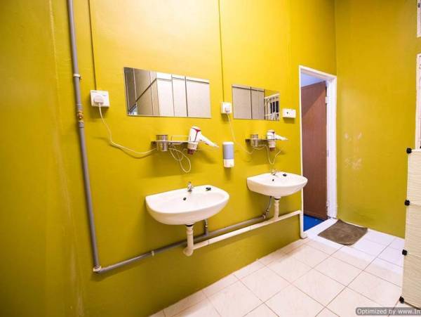 Kemaman Lodge & Cafe