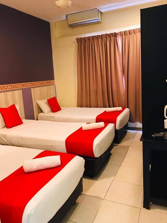 Alia Express ESQ Ferringhi