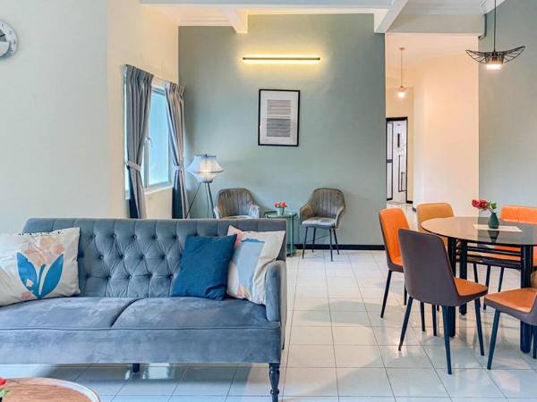 Aurora Court Soft Teal Aurora 340