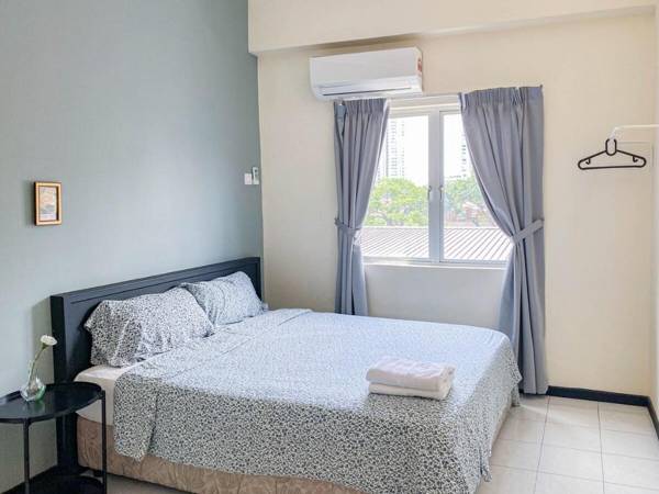 Aurora Court Soft Teal Aurora 340