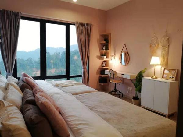 Workspace - Home Sweet Home 3Room 708 Midhill Genting (WIFI) 
