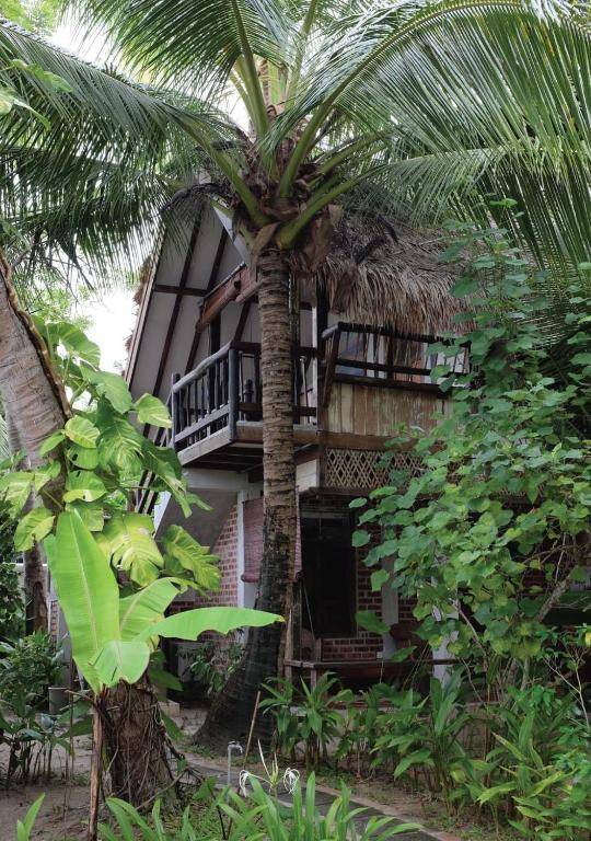 Panji Panji Tropical Wooden Home