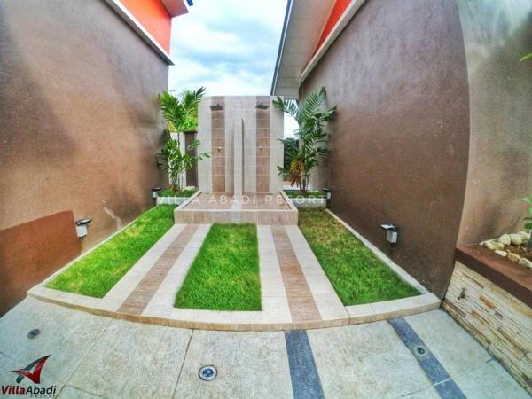 The Red Warriors Villa Abadi