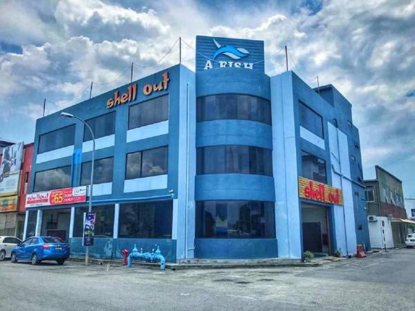 Shell Out Beach Club Suite