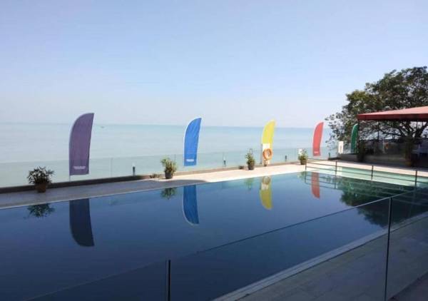 Hotel Sentral Seaview @ ​Beachfront