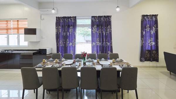 Shamrock Beach Villas Corner or Seaview