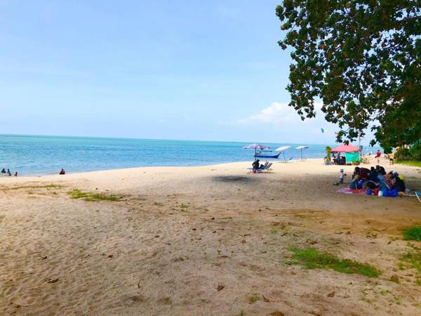 By The Beach - Luxury 2 Bedrooms Family Suite