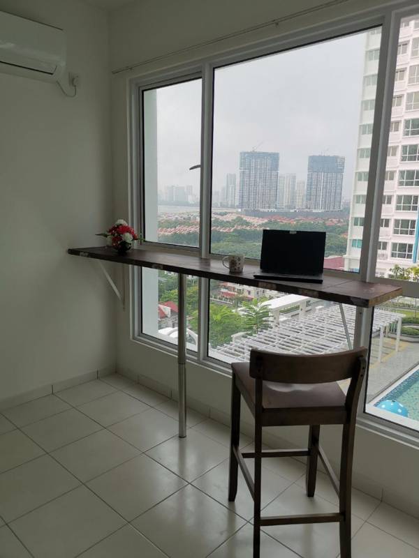 Cheap & WIFI room Near Gurney/StraitQuay/99Mart