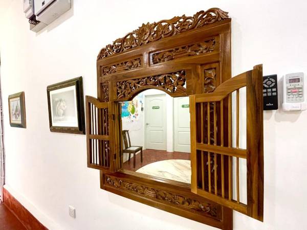 Gurney Treasure by Little Cabin