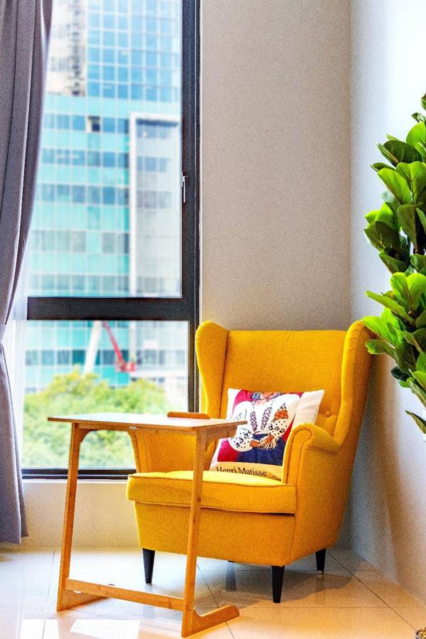 Modern  Designer Hotel with Ergonomic Chair DD435