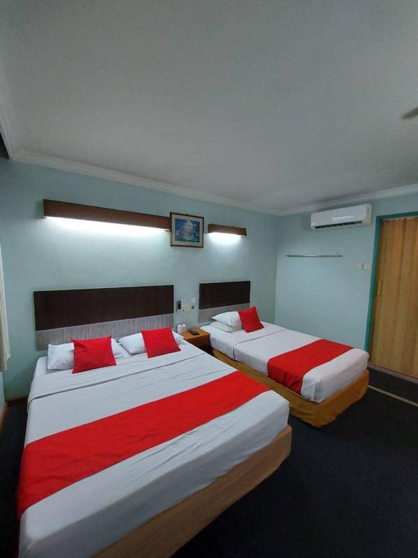 OYO 90171 Centre Inn