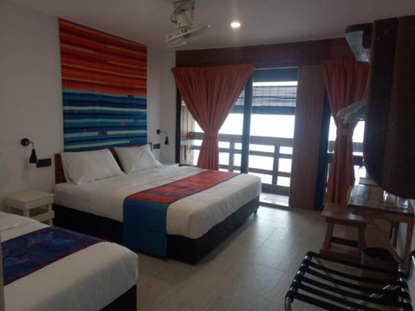 BEACH BOX PERHENTIAN
