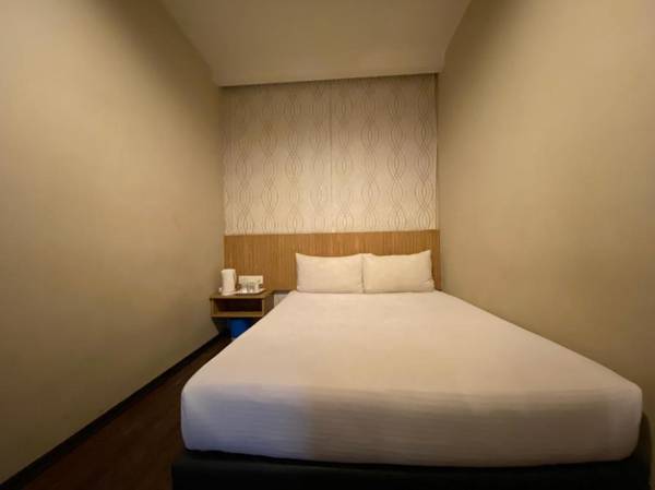 OYO 89752 7 Days Express Hotel