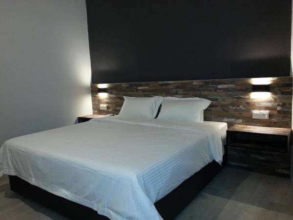 L Hotel