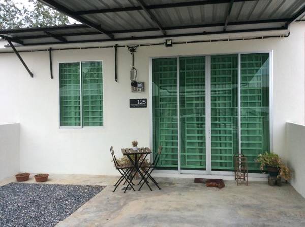 Hanaz Homestay - A'isy