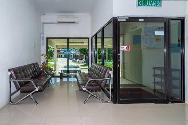 OYO 90087 Warisan Motel