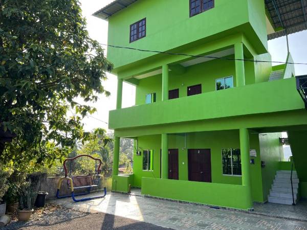 OYO 90462 Padang Besar Green Inn